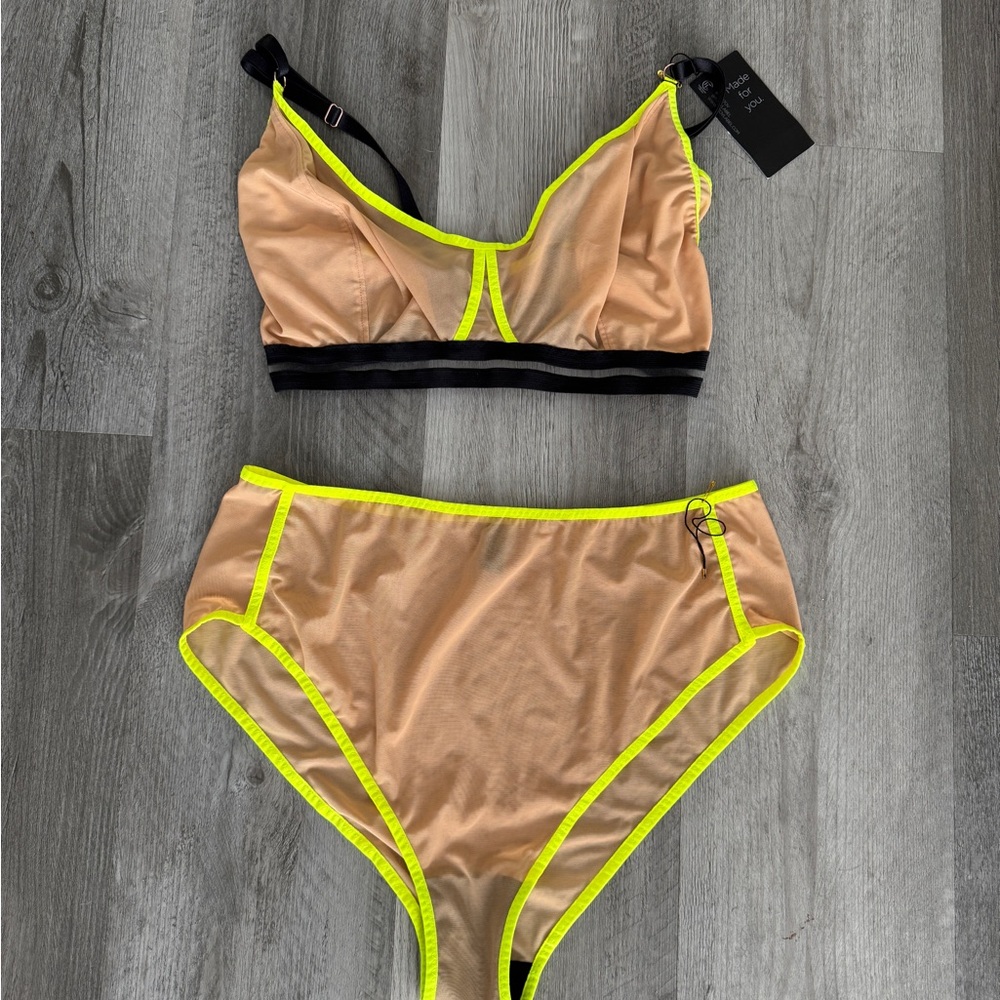 Neon Trimmed Tan Bra Set